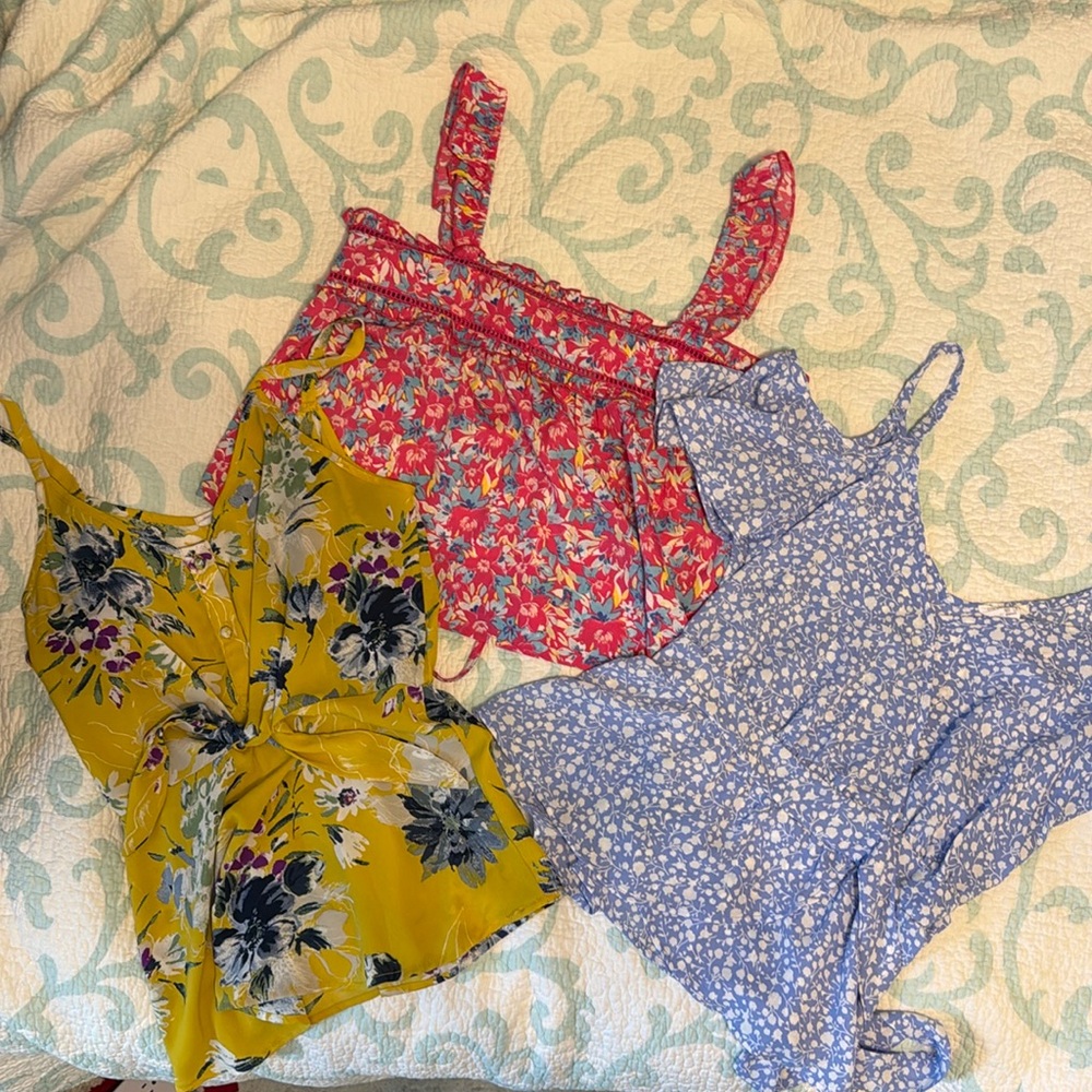 Floral Tank Lot